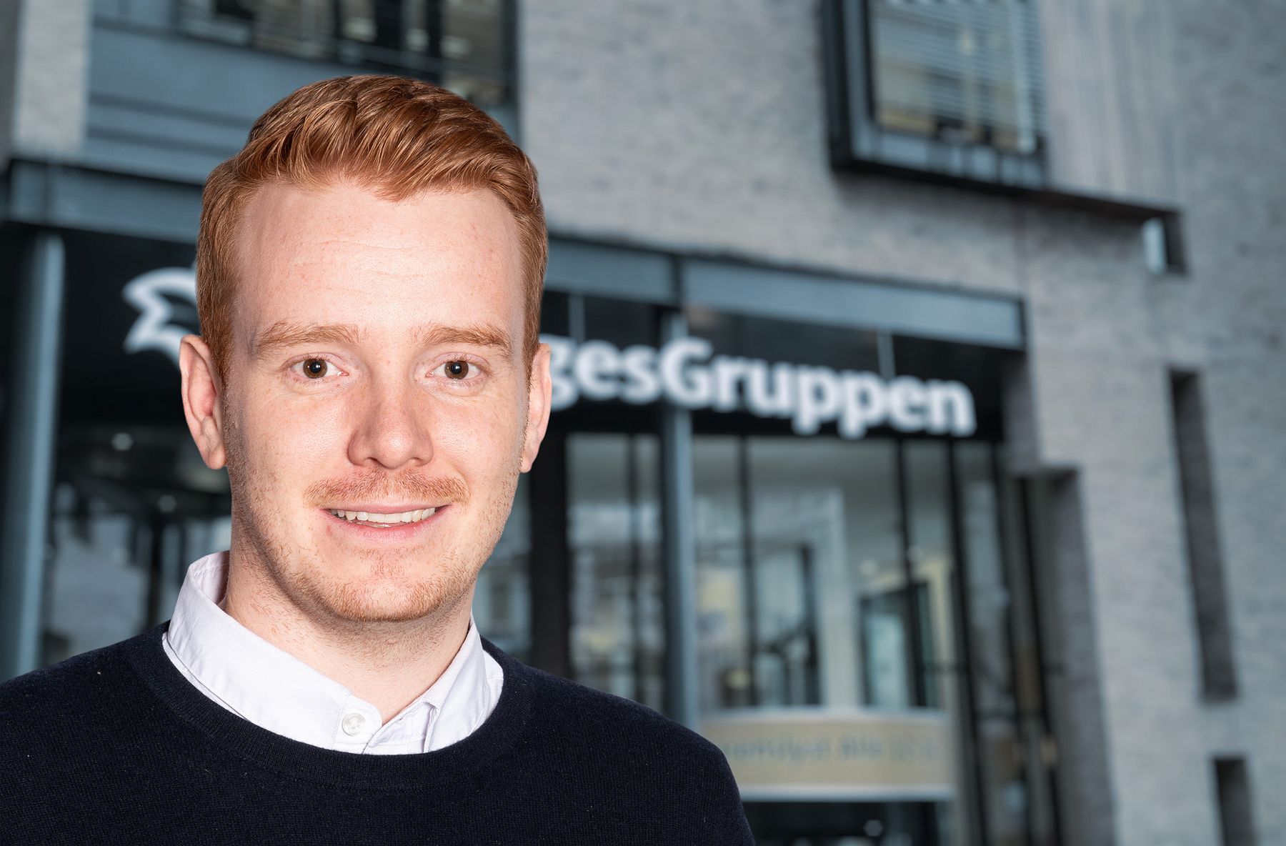 Erik jobber med de lange linjene